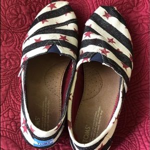 Toms Patriotic Shoe
